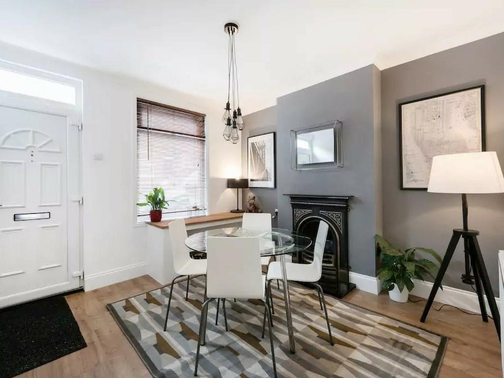 Cambridge House - Modern 2 Bedroom House, Close To Luton Airport & Town Centre Dış mekan fotoğraf