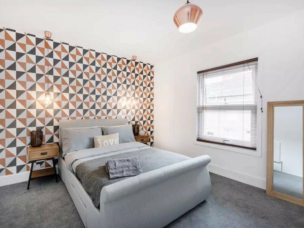 Cambridge House - Modern 2 Bedroom House, Close To Luton Airport & Town Centre Dış mekan fotoğraf